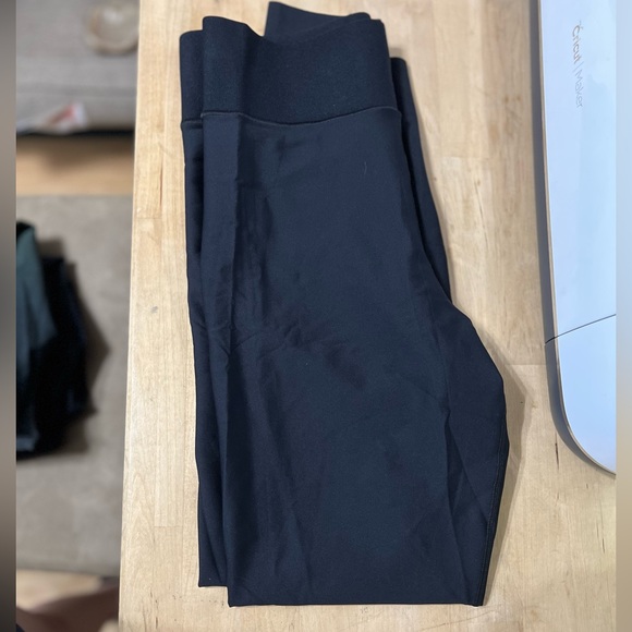 NEW Ultracor Lux Essential Ultimate Black Legging, ultra high rise, SZ L - Picture 6 of 6